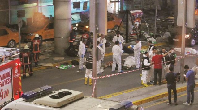 הפיגוע באיסטנבול (צילום: רויטרס)