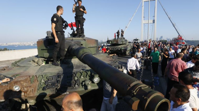 יום לאחר ניסיון ההפיכה בטורקיה (צילום: רויטרס)