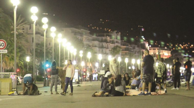 הפיגוע בניס (צילום: רויטרס)