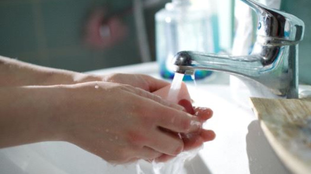 שטיפת ידיים (צילום: אינגאימג)