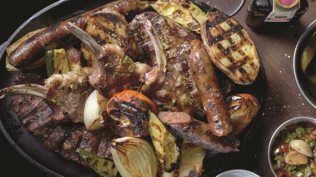 פלטת החברים Meat Kitchen (צילום: יח"צ)