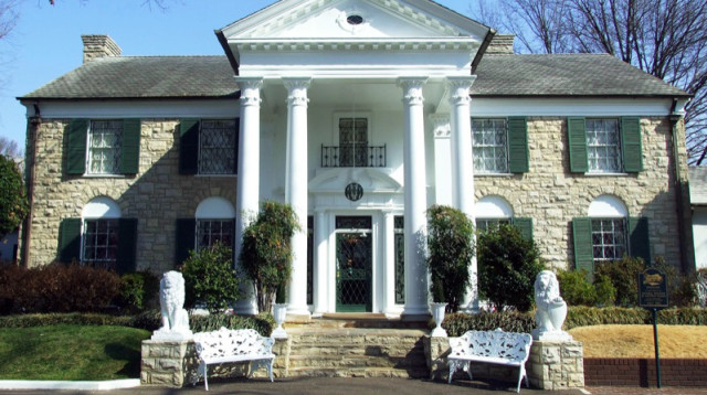 אחוזת גרייסלנד של אלביס פרסלי (צילום: Joseph Novak, ויקיפדיה)