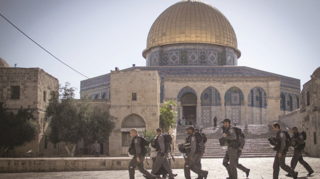 חייל מג''ב על הר הבית (צילום: גארט מיל, פלאש 90)