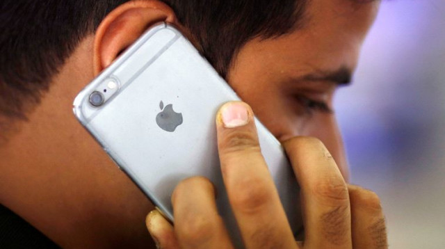 אייפון סמארטפון (צילום: רויטרס)