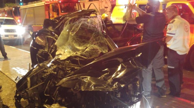 תאונה קטלנית בכביש 65 (צילום: יהודה חיים, דוברות מד"א)