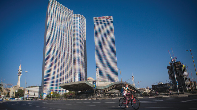 קניוני עזריאלי (צילום: מרים אלסטר, פלאש 90)