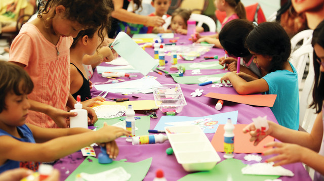 ילדים בחופש הגדול, פינות יצירה בקניונים (צילום: אריאל בשור)