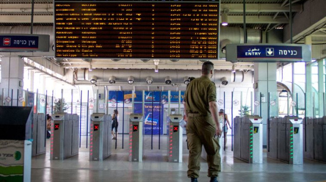 חייל חיילים רכבת ברכבת צה"ל צהל (צילום: גארט מילס, פלאש 90)