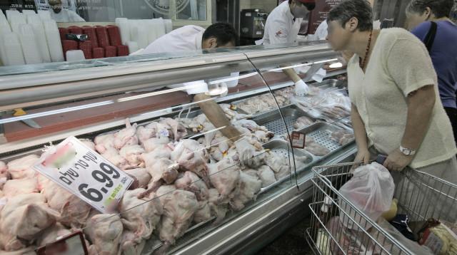 עוף טרי, ארכיון (צילום: אביר סולטאן, פלאש 90)