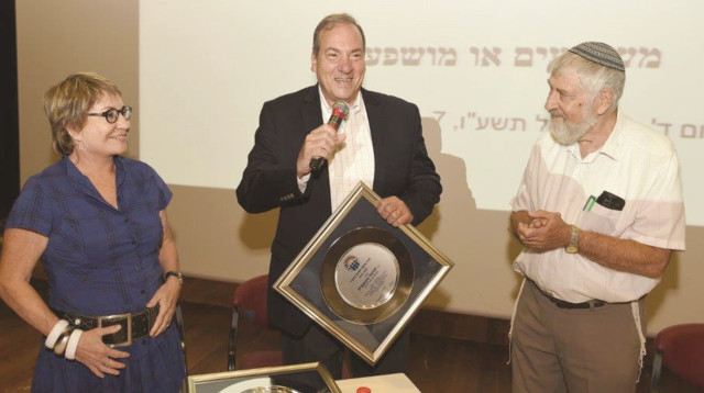 הרב אקשטיין ואיגוד העובדים הסוציאליים (צילום: ערן לוי)