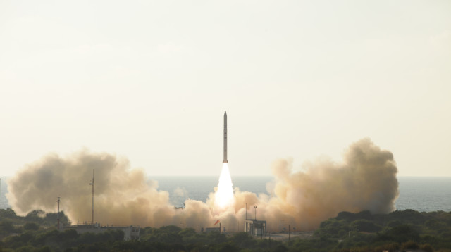 שיגור הלווין אופק 11 (צילום: מנהלת החלל במפא"ת, משרד הביטחון)