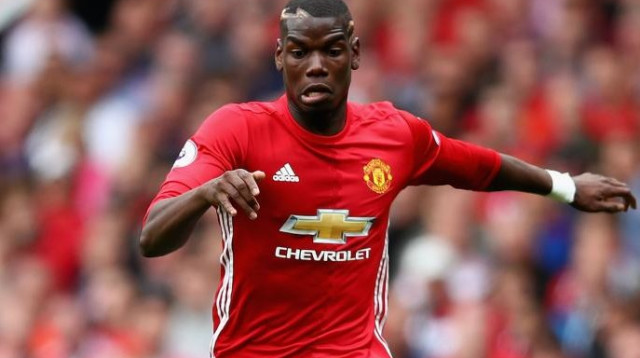 פול פוגבה במדי מנצ'סטר יונייטד (צילום: ספורט1)