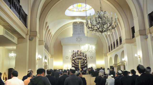 בית כנסת בצרפת, ארכיון (צילום: סרגיי אטל, פלאש 90)