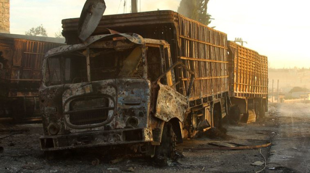 שיירת הסיוע ההומניטרי שהופצצה בסוריה (צילום: רויטרס)