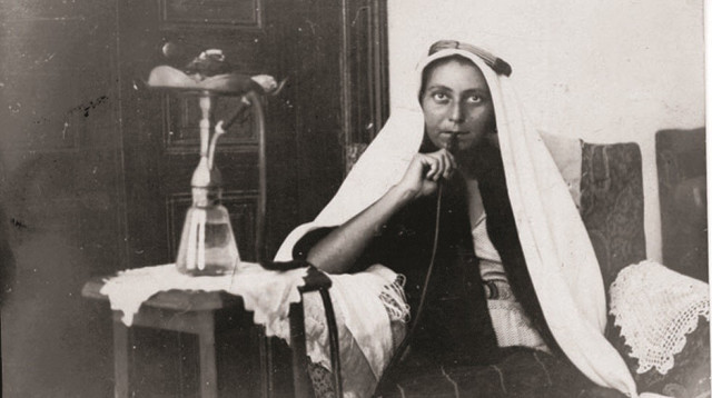 דורותי בר אדון בארמון מלך ירדן (צילום: ארכיון דורון בר אדון)