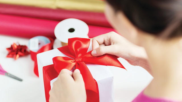 מתנה, צילום אילוסטרציה (צילום: אילוסטרציה: אינג אימג')