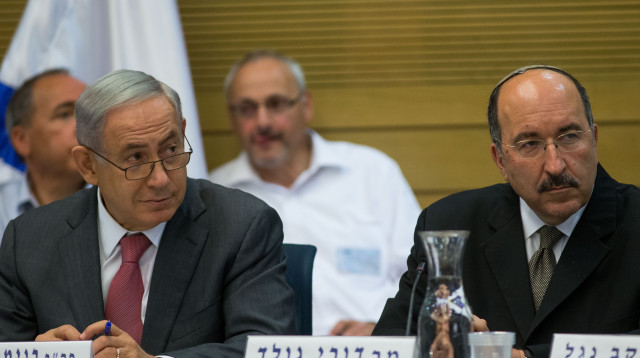 דורי גולד ובנימין נתניהו (צילום: יונתן סינדל, פלאש 90)