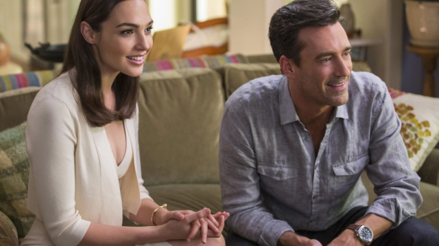 ג'ון האם, גל גדות בסרט "השכנים של ג'ונס" (צילום: יח"צ)