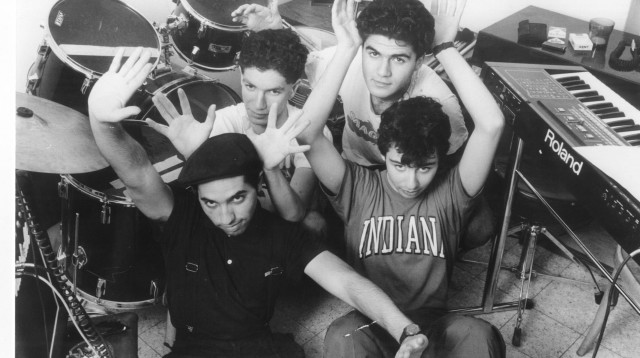 נושאי המגבעת (צילום: יצחק אלהרר, סקופ 80)