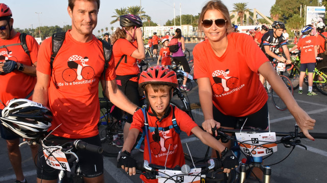 גלית, ריף וניר שרצקי  (צילום: אביב חופי)