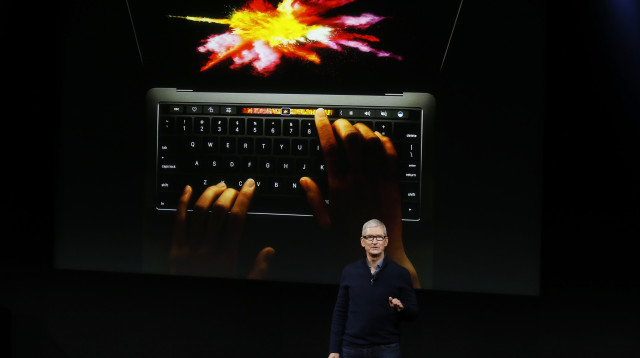 מקבוק השקה (צילום: רויטרס)