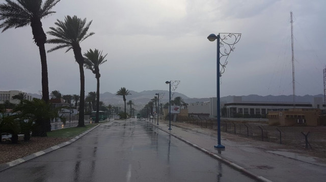 אילת מוצפת (צילום: כבאות והצלה אילת)