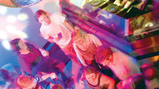 מסיבה, צילום אילוסטרציה (צילום: אינגאימג)