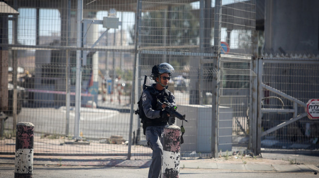 כוחות הביטחון במעבר קלנדיה, ארכיון (צילום: פלאש 90)