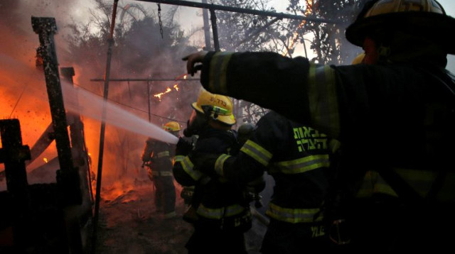 השריפה בחיפה (צילום: רויטרס, רז רטנר)