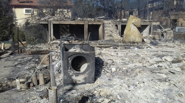 בית שרוף בחלמיש (צילום: דוברות כבאות והצלה מחוז יו"ש)