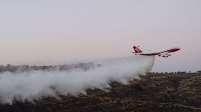 הסופרטנקר בפעולה (צילום: דוברות המשטרה)