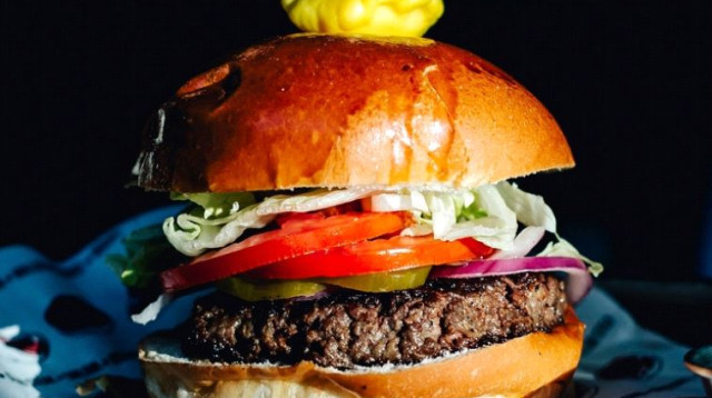 המבורגר עד העצם (צילום: עד העצם יח"צ)