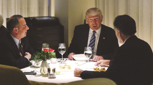 טראמפ עם מיט רומני (צילום: רויטרס)