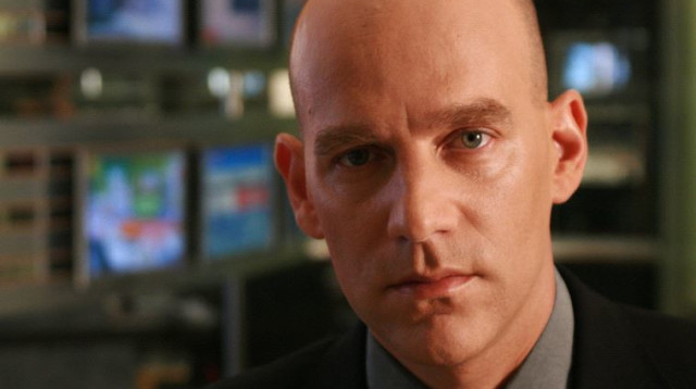 העיתונאי גיא פלג (צילום: Eyalbenyaish, ויקיפדיה)