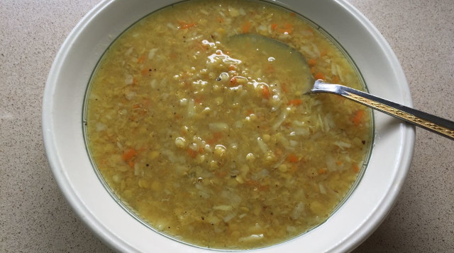 מרק עדשים (צילום: ליאת בירנבוים)