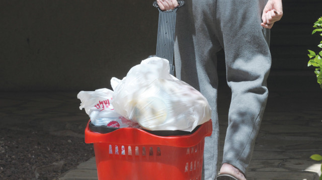 שקיות (צילום: %אבשלום ששוני%)