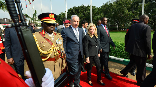 נתניהו בביקור מדיני באפריקה (צילום: פלאש 90)