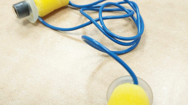 אטמי אזניים מיוחדים שהכינו ללוחמי צה"ל (צילום: דובר צה"ל)