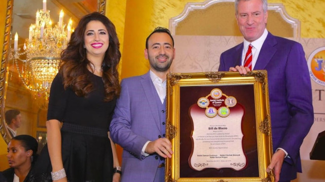 ביל דה בלאזיו, ראש עיריית ניו יורק, גבריאל ורעייתו חגית לבייב-סופייב (צילום: אור אבנר)