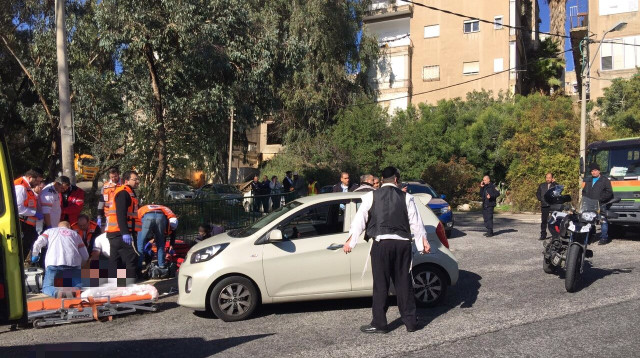 אירוע ירי ברחוב הגיבורים בחיפה (צילום: אפי שנפר, תיעוד מבצעי מד"א)