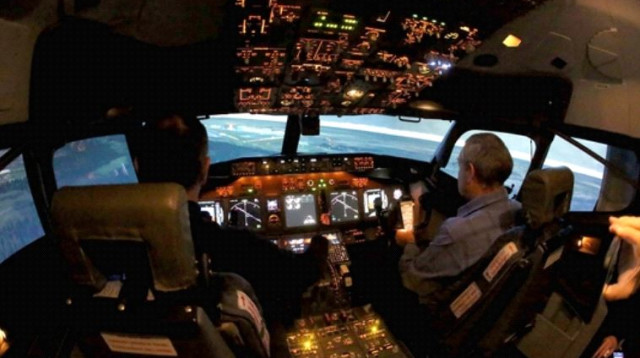 סימולטור טיסה של אל על (צילום: סיון פרג')