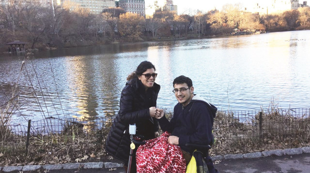 אבינועם בוכריס ואחותו (צילום: באדיבות המשפחה)