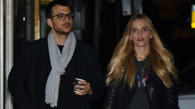 אסי עזר ורותם סלע (צילום: אביב חופי)