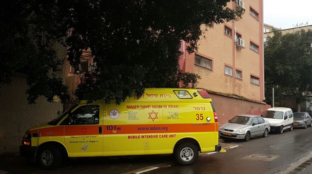 חשד לרצח בחיפה, אמבולנס (צילום: דוברות מד"א)