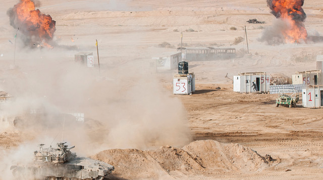 אימון בשטח בנוי בקורס קצינים (צילום: דובר צה"ל)