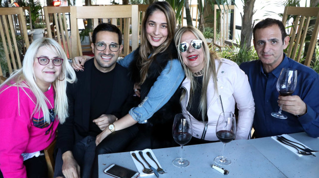 שמוליק ספן כוכב פרי והבת איה אשכנזי, תהילה אסורי וחזי חיים (צילום: אמיר מאירי)