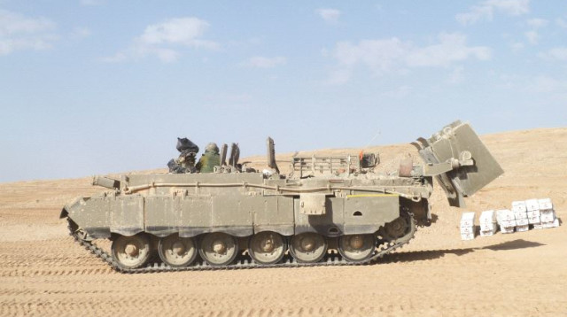 ניסוי במערכת הריצוף (צילום: דובר צה"ל)