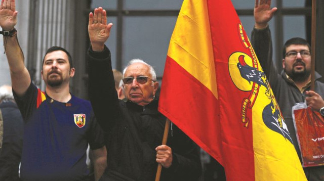 אנשי ימין מציינים את יום השנה למותו (צילום: רויטרס)