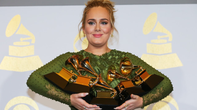 אדל, טקס פרסי הגראמי (צילום: רויטרס)