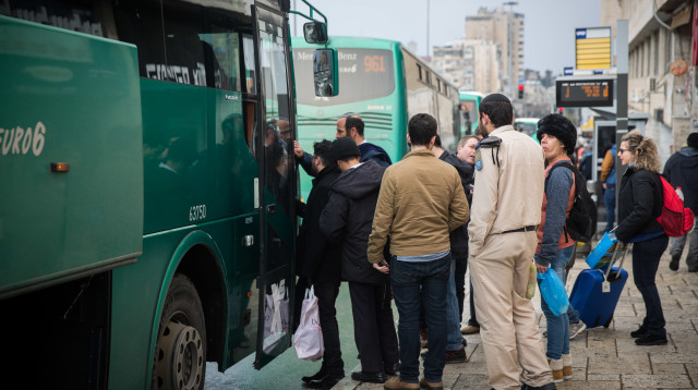 אוטובוס אגד, למצולמים אין קשר לכתבה, צילום אילוסטרציה (צילום: הדס פרוש , פלאש 90)